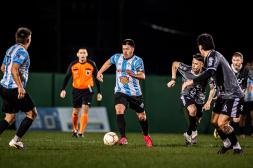 Salto Uruguay no lo aguantó y Ferro salvó un punto clásico en la hora