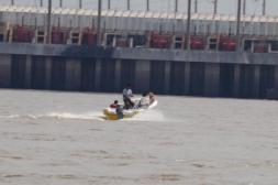 Cambian reglas para la pesca deportiva  aguas abajo de la represa Salto Grande