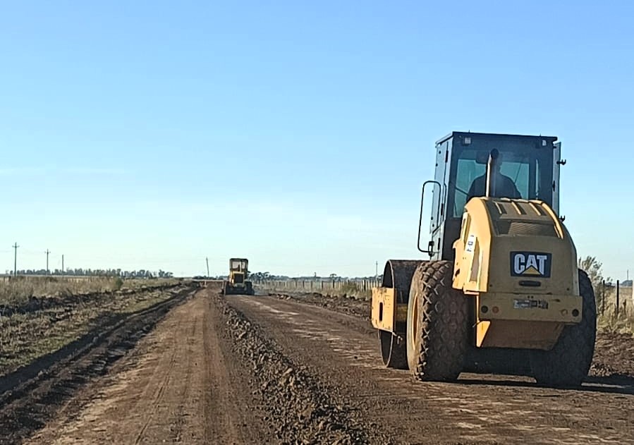 Gobierno de Salto mejora  y recupera caminería rural  que estaba abandonada