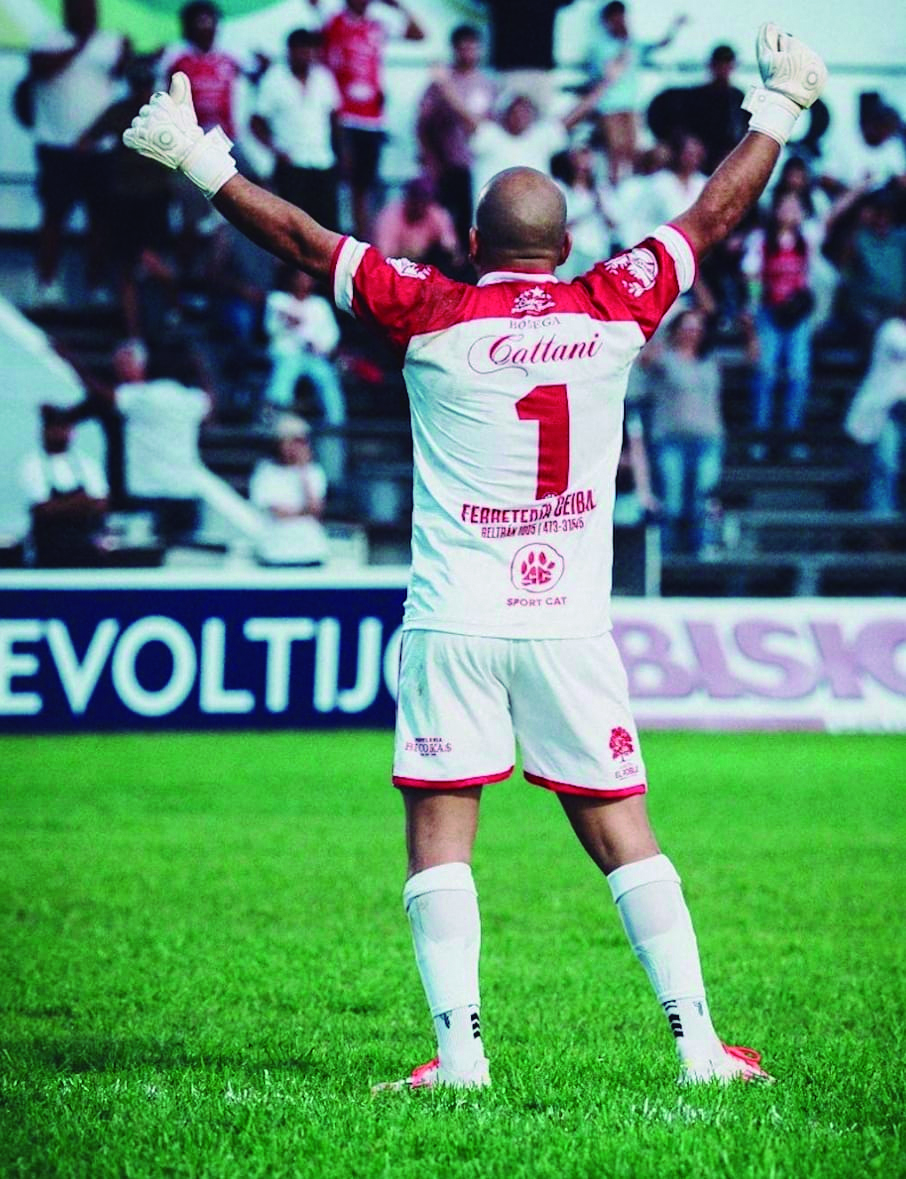 Fagúndez festeja el triunfo de la fecha. La figura de Ceibal en el triunfo ante la “U” fue el guardameta. Foto: Liga Salteña de Fútbol. 
