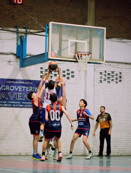 Hoy continúa la actividad de básquet en formativas. Foto: LSB.