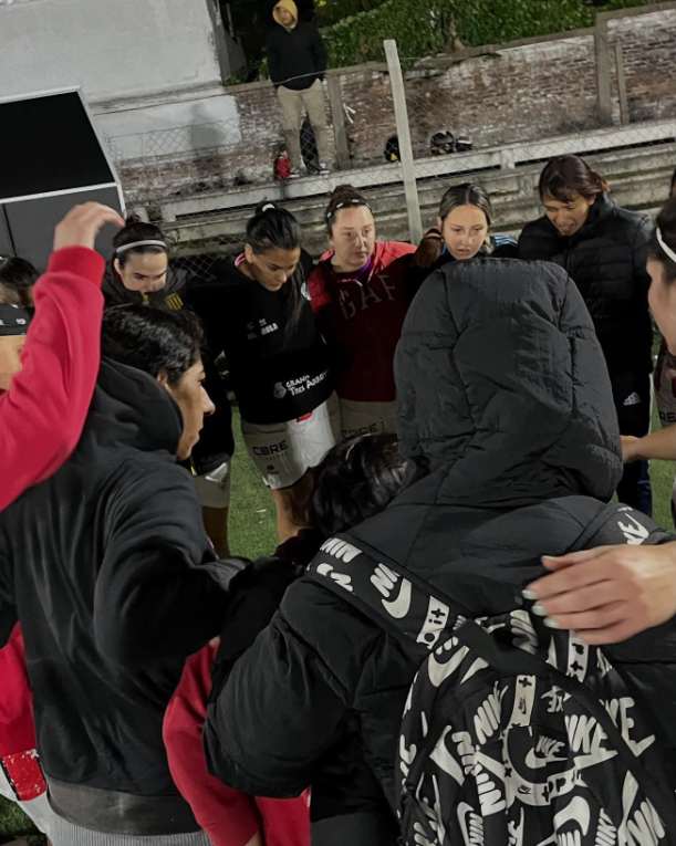 Selección femenina: sparring contra Estudiantes de Concordia, en empate