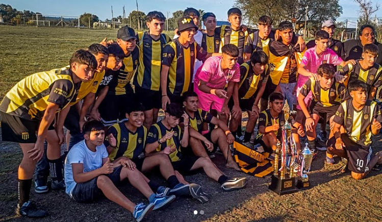 Peñarol se quedó con el acumulado general y con el ascenso a la “A” en el CUJ. Foto: LSF Juveniles