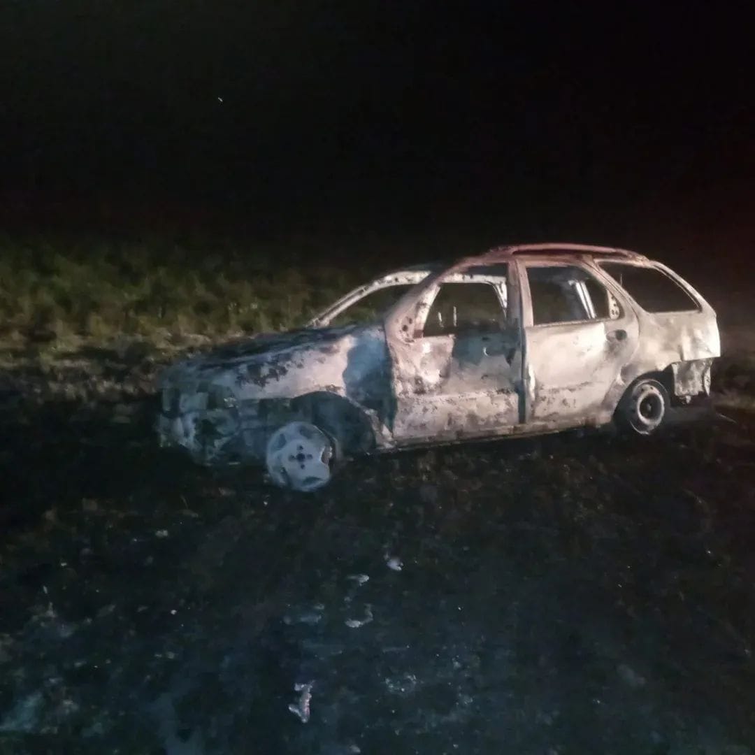 Vehículo se incendió y 3 mujeres  que estaban dentro lograron salir