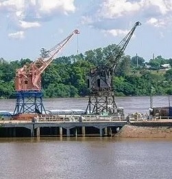 La cota del puerto de  Salto cayó a 6 metros