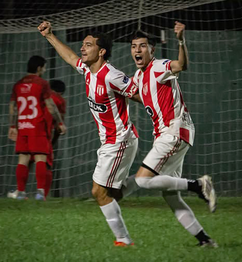 Agustín Acevedo y Nahuel González a festejar el único tanto del partido. Foto River Plate
