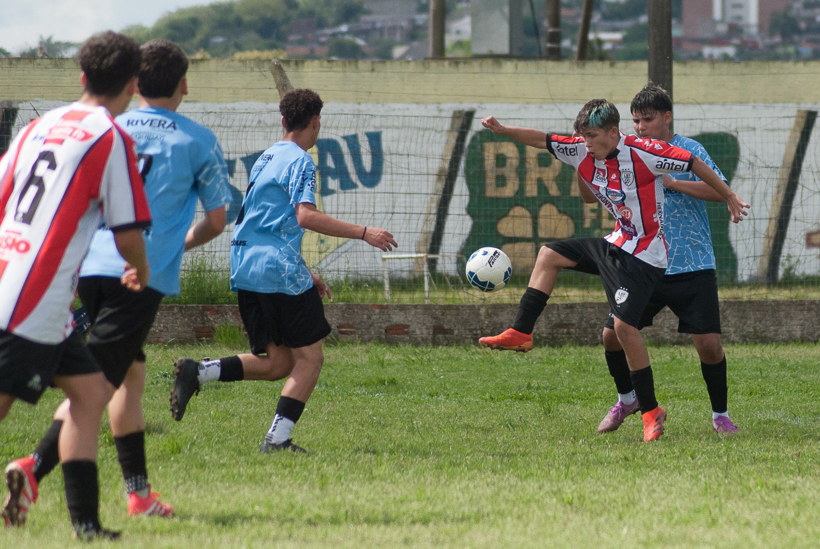 Los gurises ganaron los dos partidos de ida jugados en Rivera.