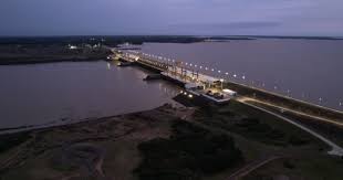 Río Uruguay se mantiene en 6  metros con vertedero cerrado