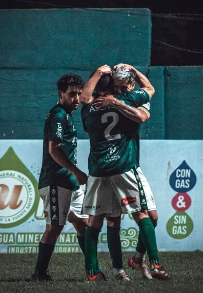 No ganaron ninguno de los dos, pero fue un partidazo: Arsenal y Libertad igualaron en 3