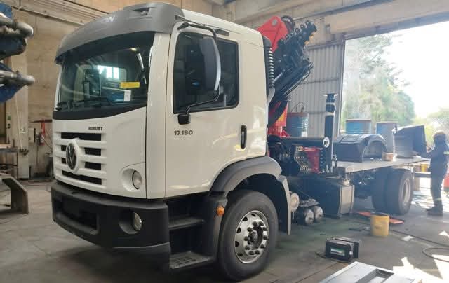 Intento de hurto o “sabotaje” dejó  daños en camión Municipal de Salto