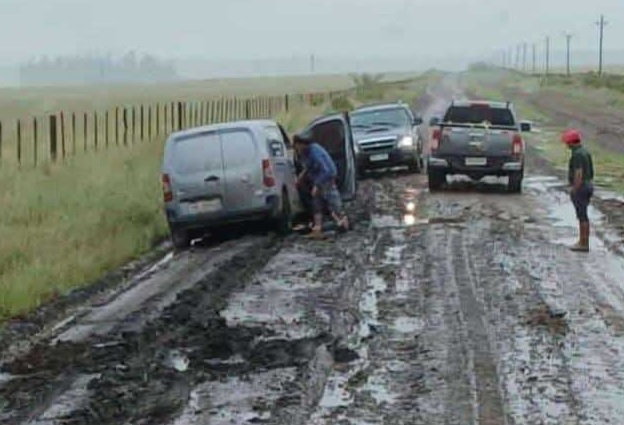 El mal estado de los caminos rurales genera demoras y atrasos en cargas