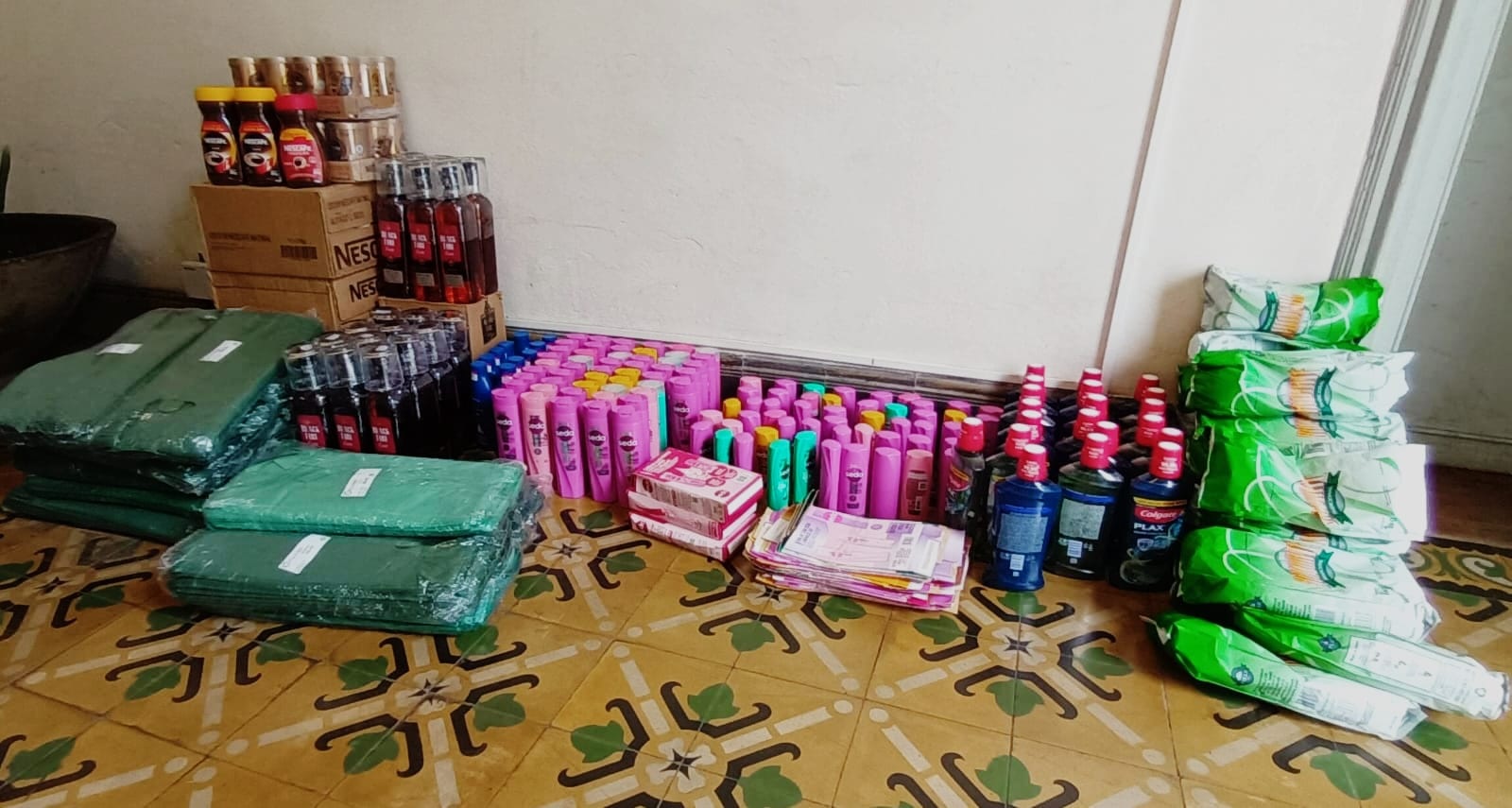 Incautan mercaderías de contrabando en ómnibus de transporte interdepartamental