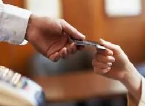 Se extiende beneficio de reducción  del IVA para turistas no residentes