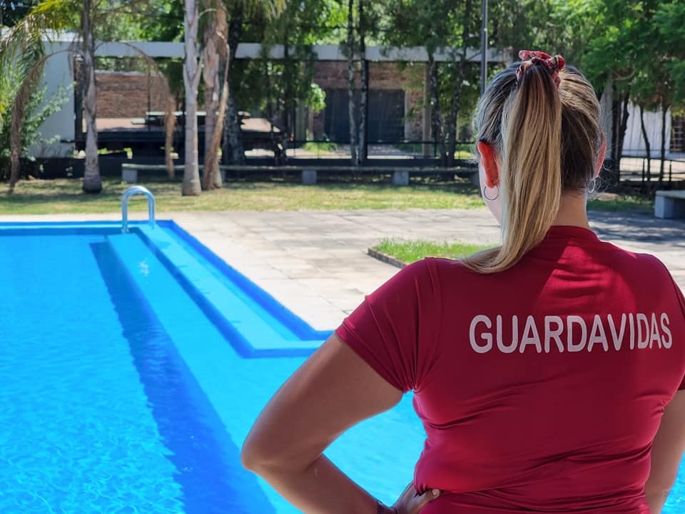 Intendencia anuncia apertura de  temporada de piscinas barriales