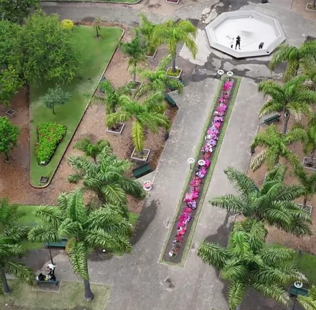 Intendencia de Salto revitaliza plaza Artigas y duplica iluminación central mediante una renovación histórica