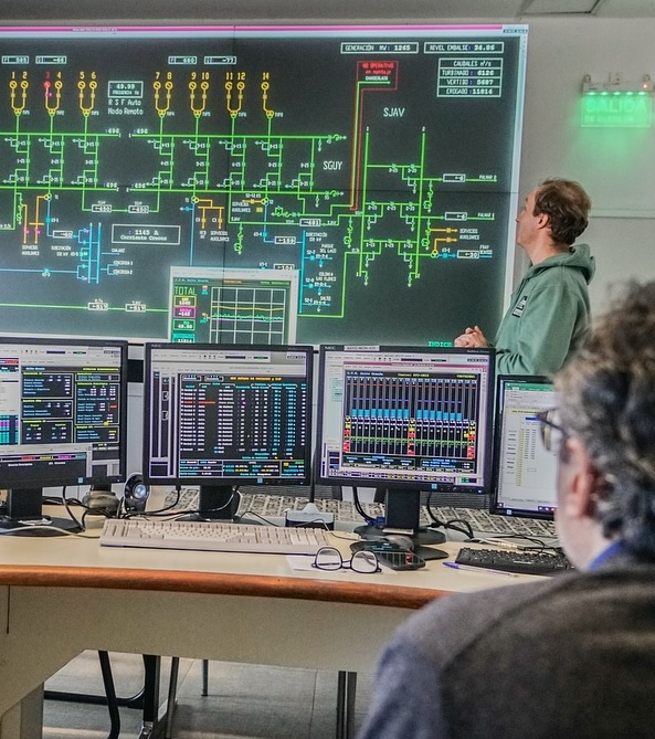 La cota máxima estable y  mínima con nuevo ajuste