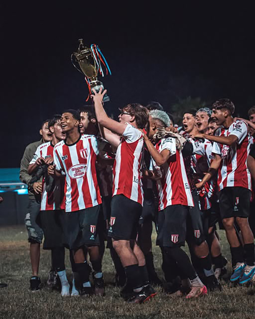 Algarabía riverplatense en formativas.