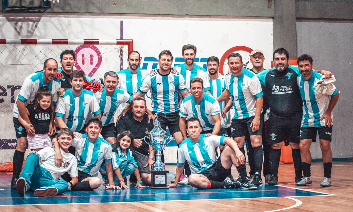 Salto Uruguay se consagró campeón del torneo organizado por la Liga para los mayores de 35 años. Foto 'Liga Futsal'