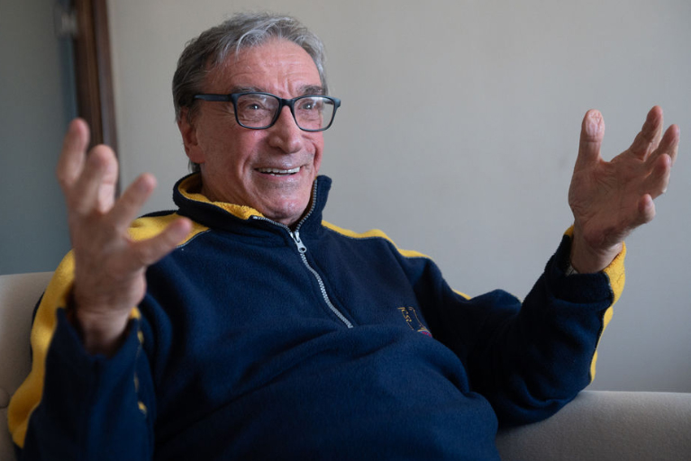 Falleció Cacho de la Cruz tras sufrir infección respiratoria