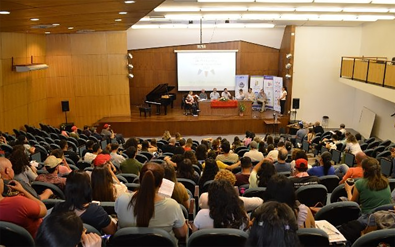 Expertos internacionales en la Jornada Territorios en disputa 