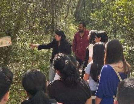 Éxodo Oriental con tour  "monte, río y memoria"