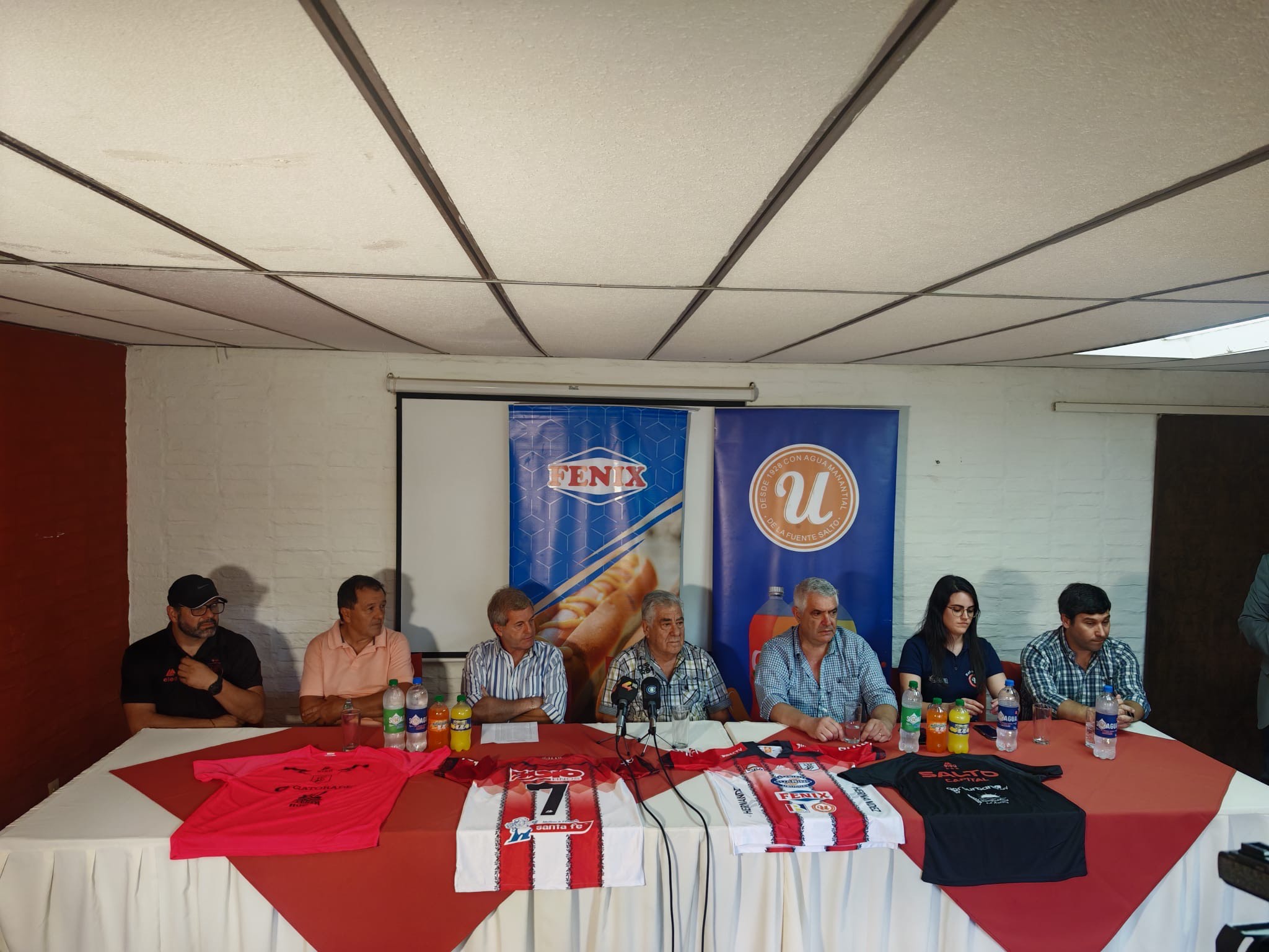 Pasando lista: presentaron las selecciones de Salto Sub 18 y mayores. 