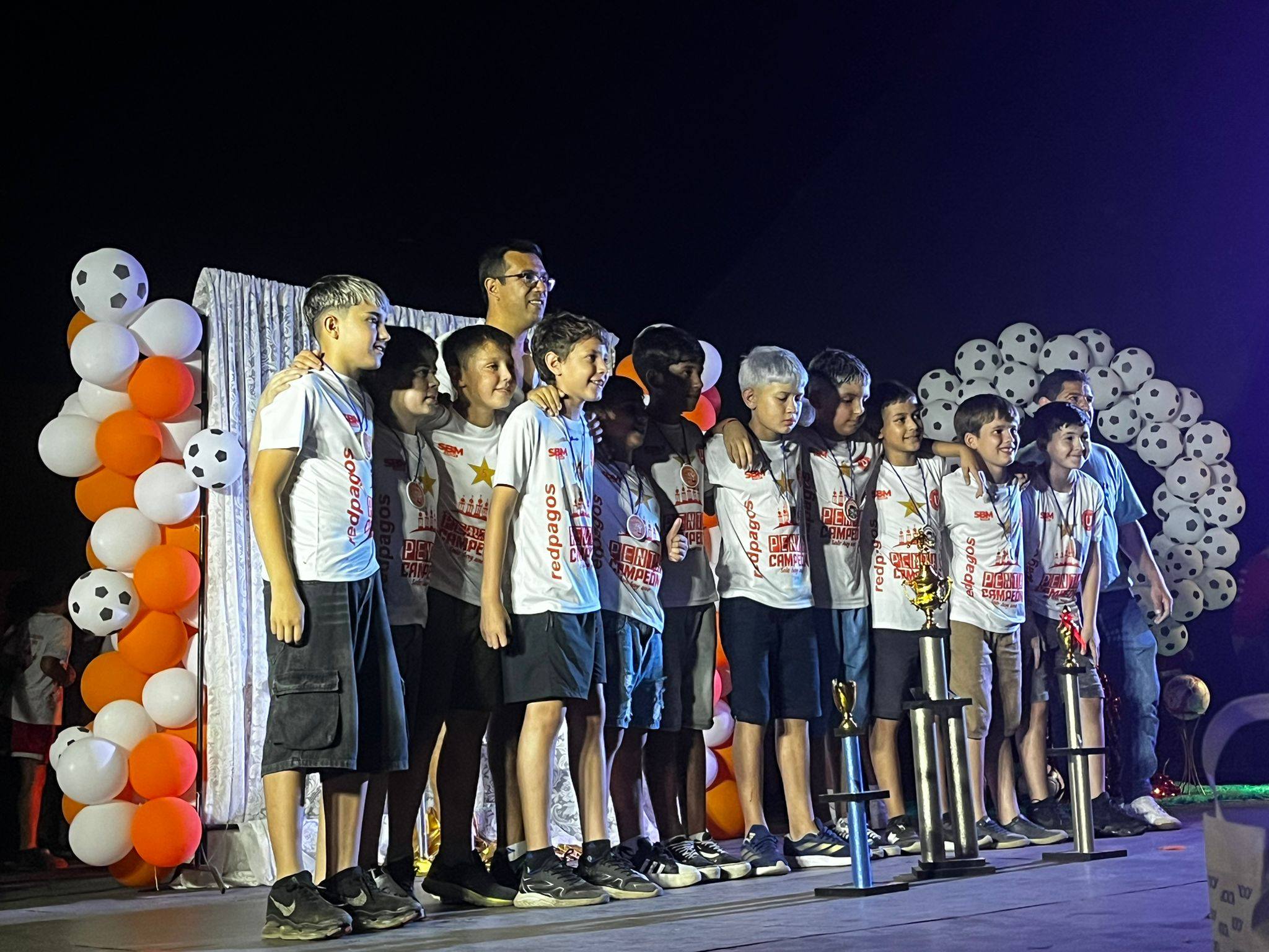 La Liga Salteña de Baby Fútbol cerró el año a todo premio  en el Parque Harriague