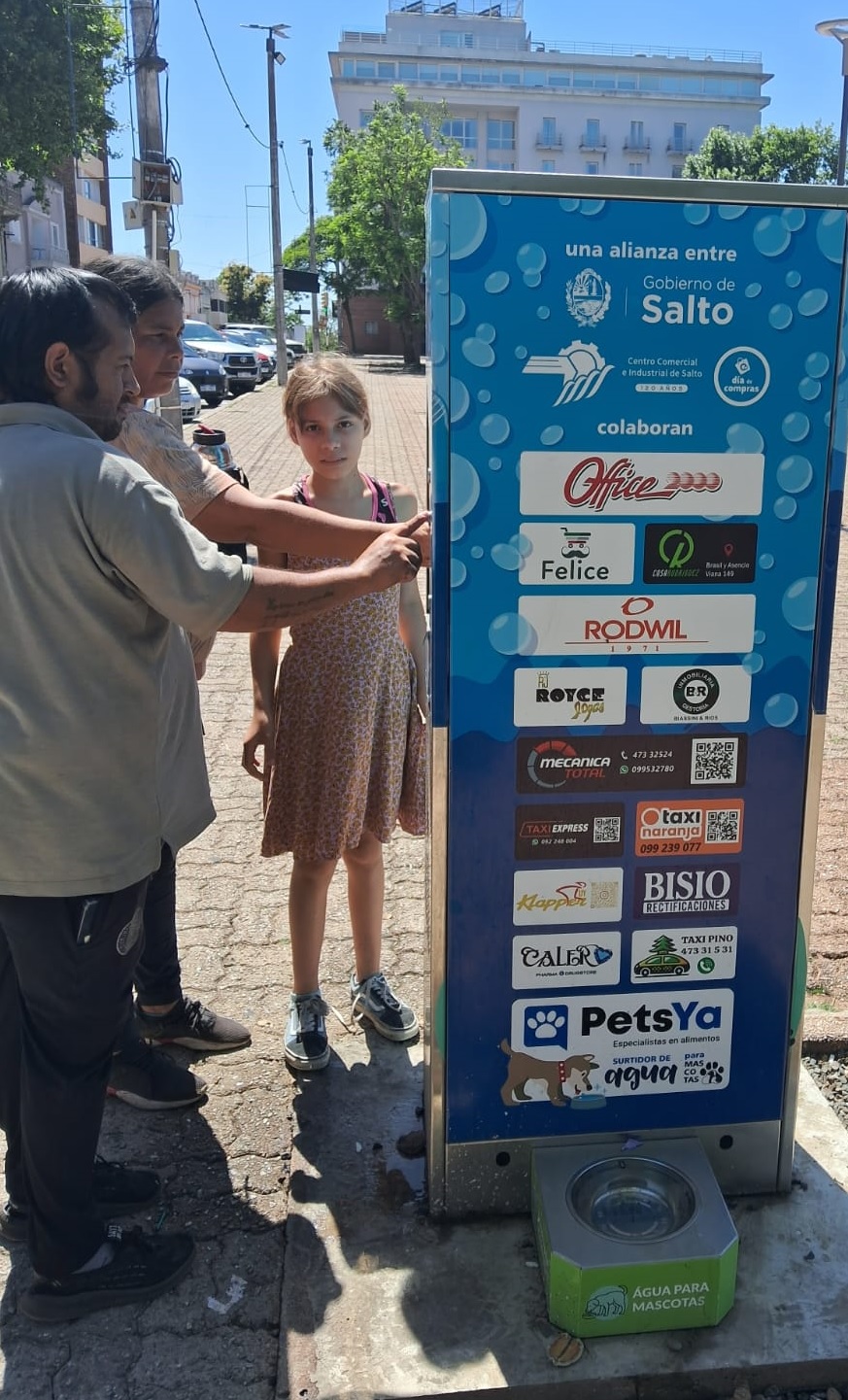 Látidos: Bebedero público, ¿austeridad? y más...