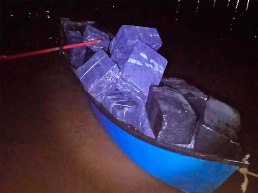 Prefectura incautó contrabando de  cigarrillos y Aperol en río Uruguay