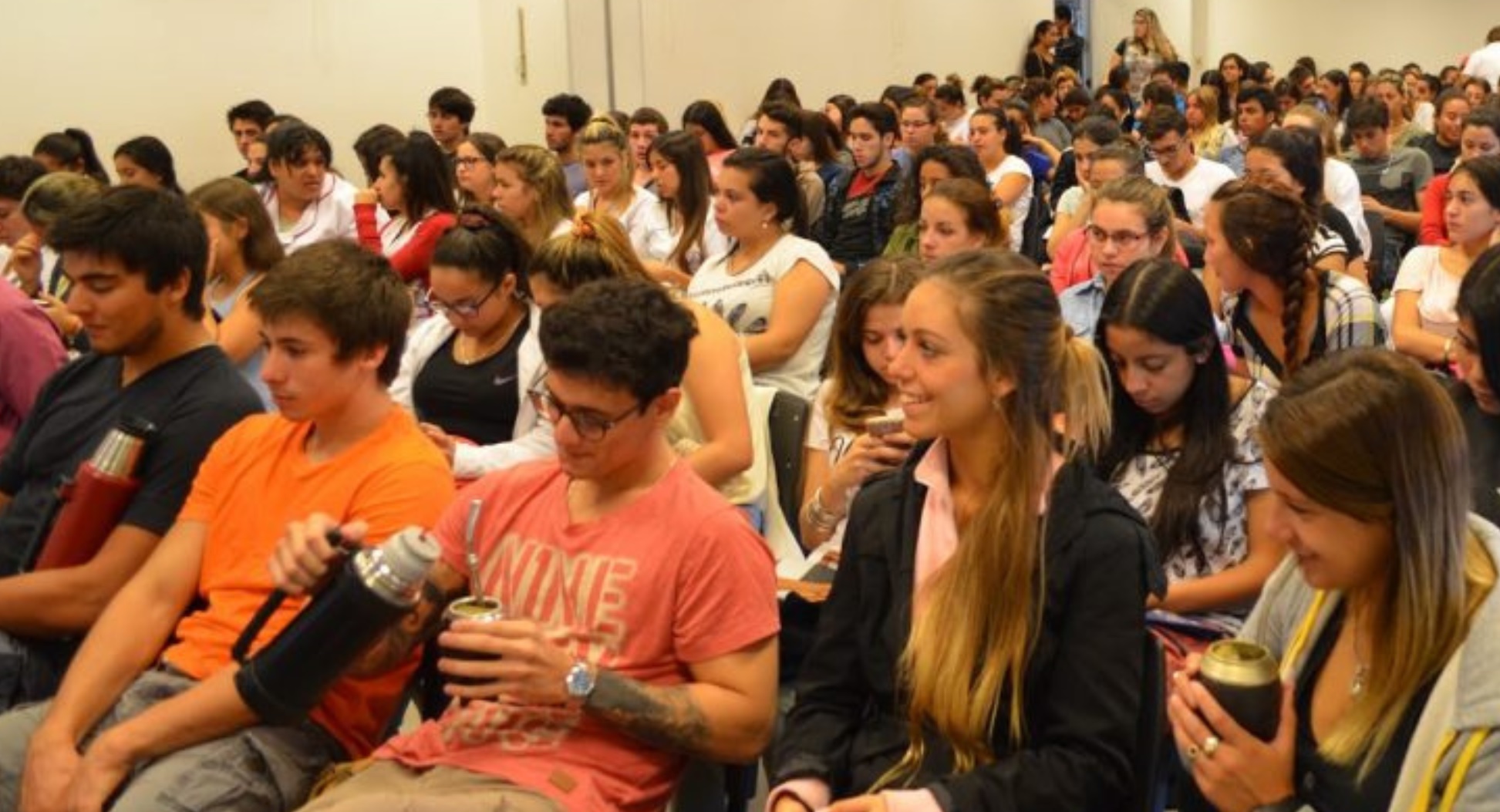 Encuesta del equipo de estudio sobre  desarrollo de posgrados en el interior 