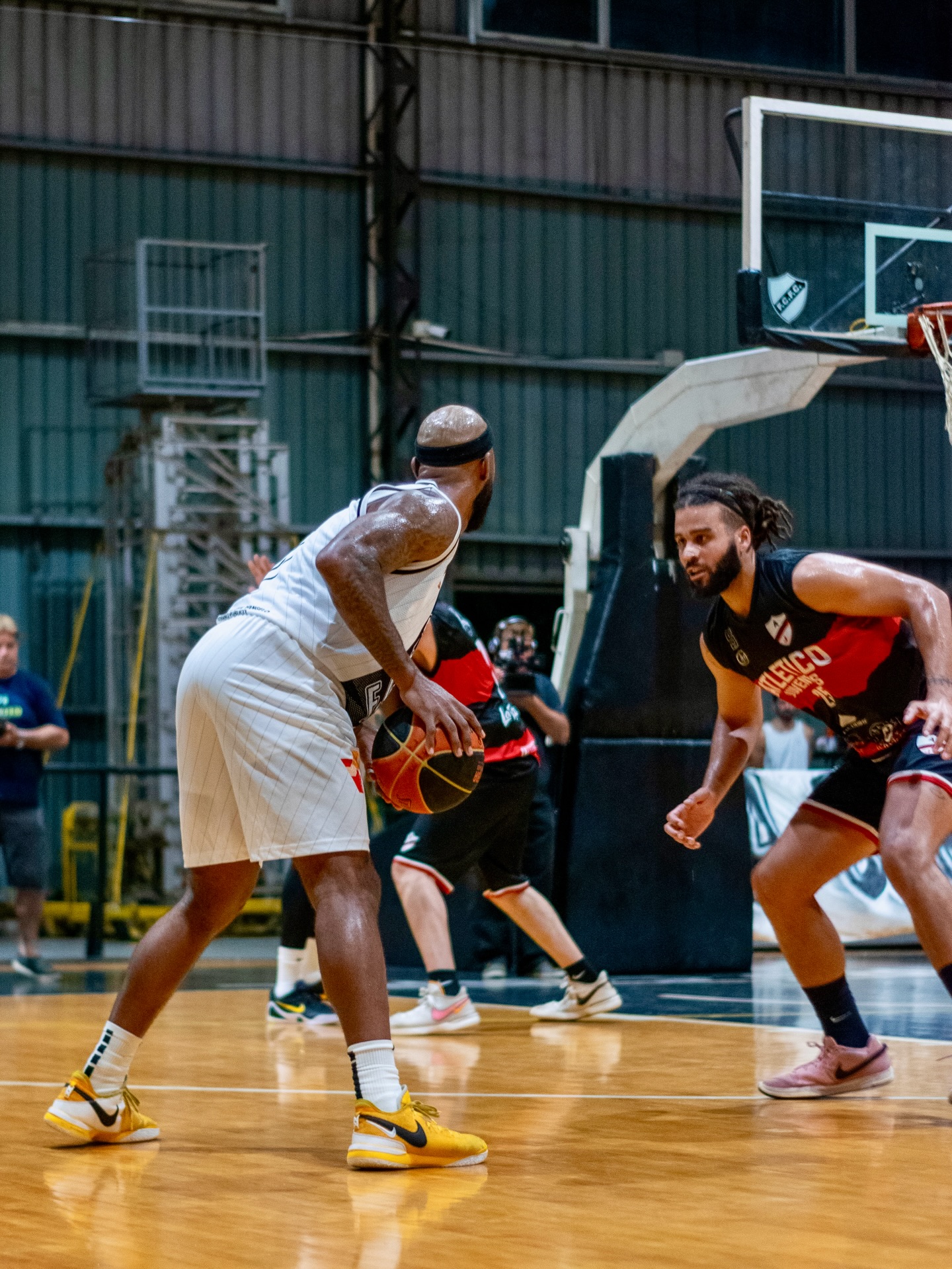 Juventus por cerrar la serie,  Ferro Carril quiere seguir jugando