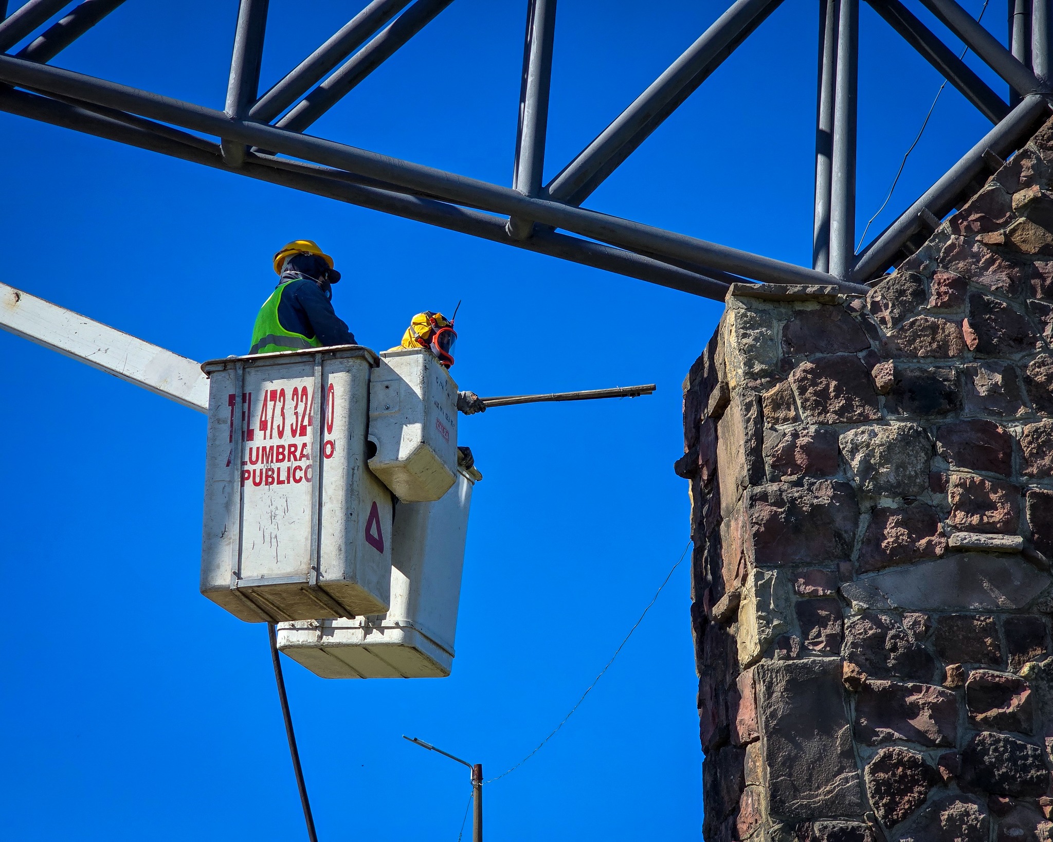 Limpieza y acondicionamiento  en estructura Puerta del Trabajo