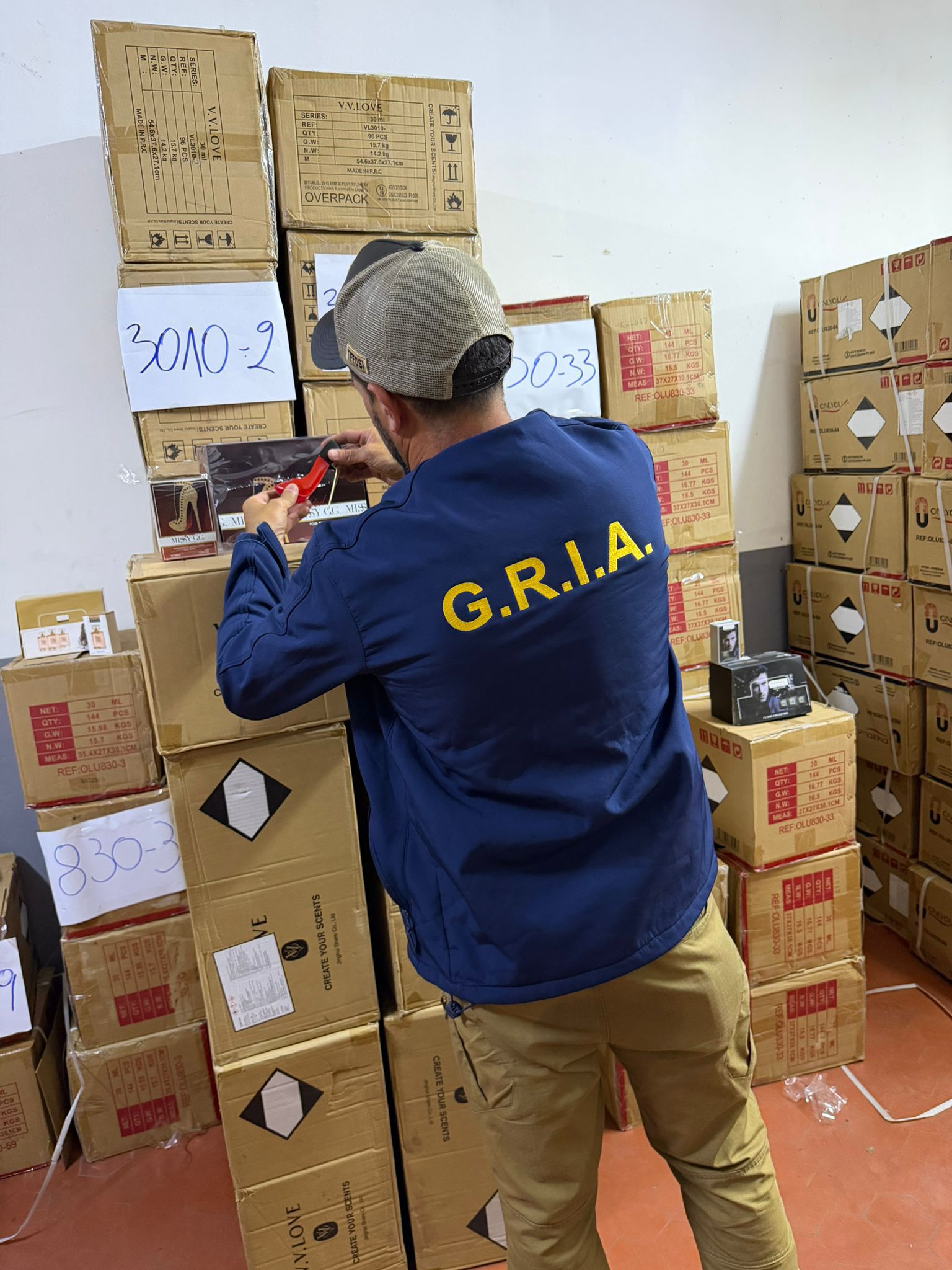 Incautaron $452 millones en perfumes  apócrifos de un Free Shop en Rivera