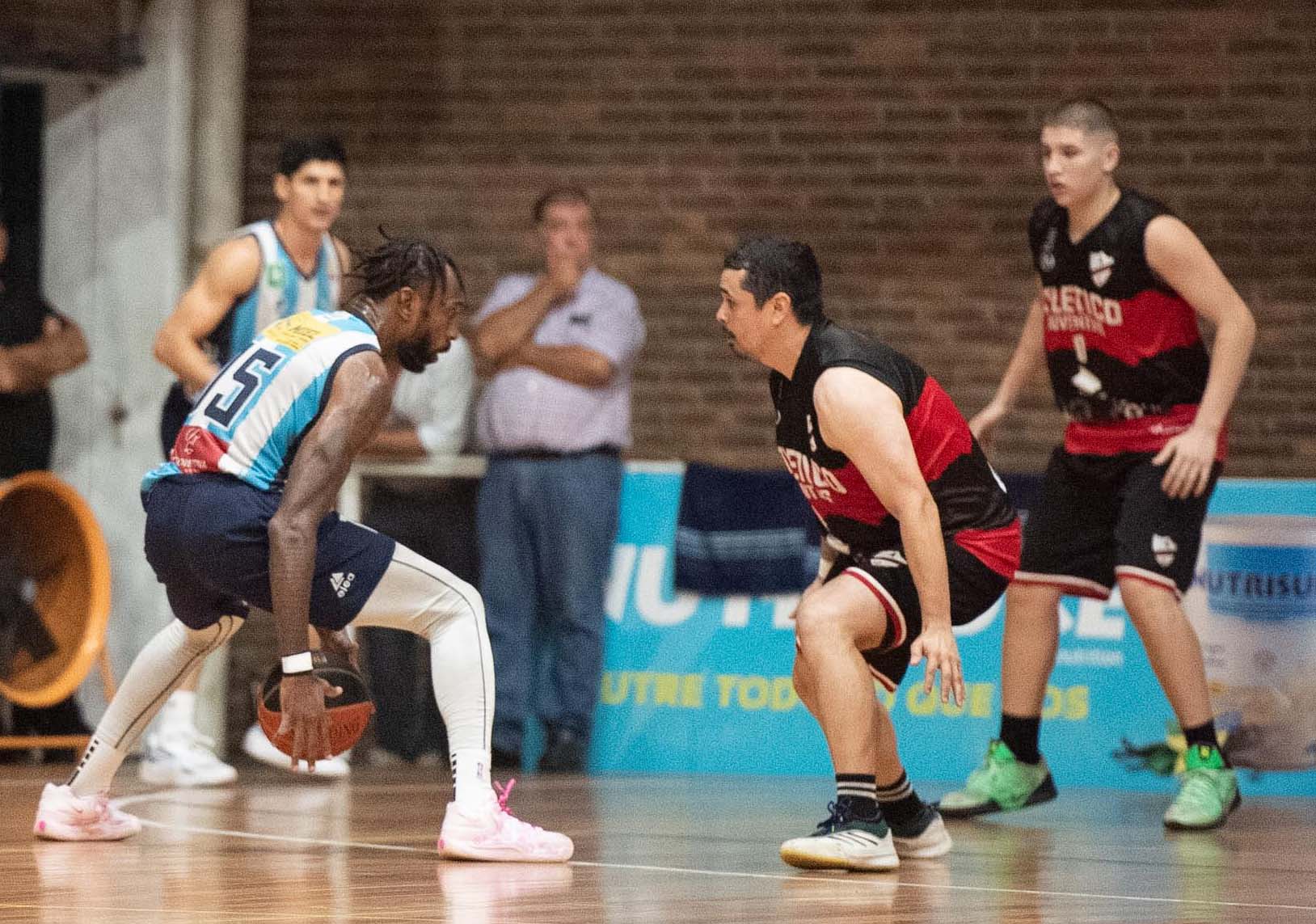 Justin Pierce enfrentando a Pablo De los Santos. Foto Valentín Fernández'