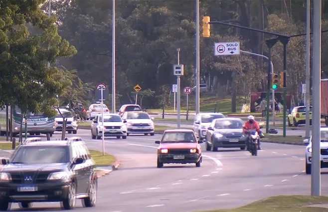 Intendentes analizan volver a asociar  pago de multas de tránsito a patentes