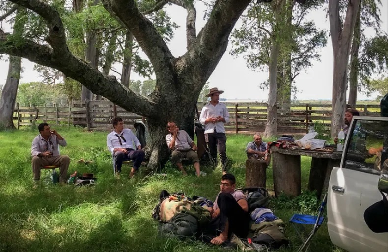 Se organiza una nueva marcha e  izado de bandera en Arerunguá