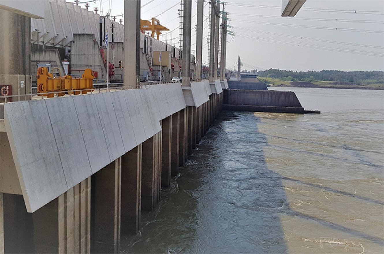 Salto Grande produce el 46% de la  energía del país y reclaman beneficios