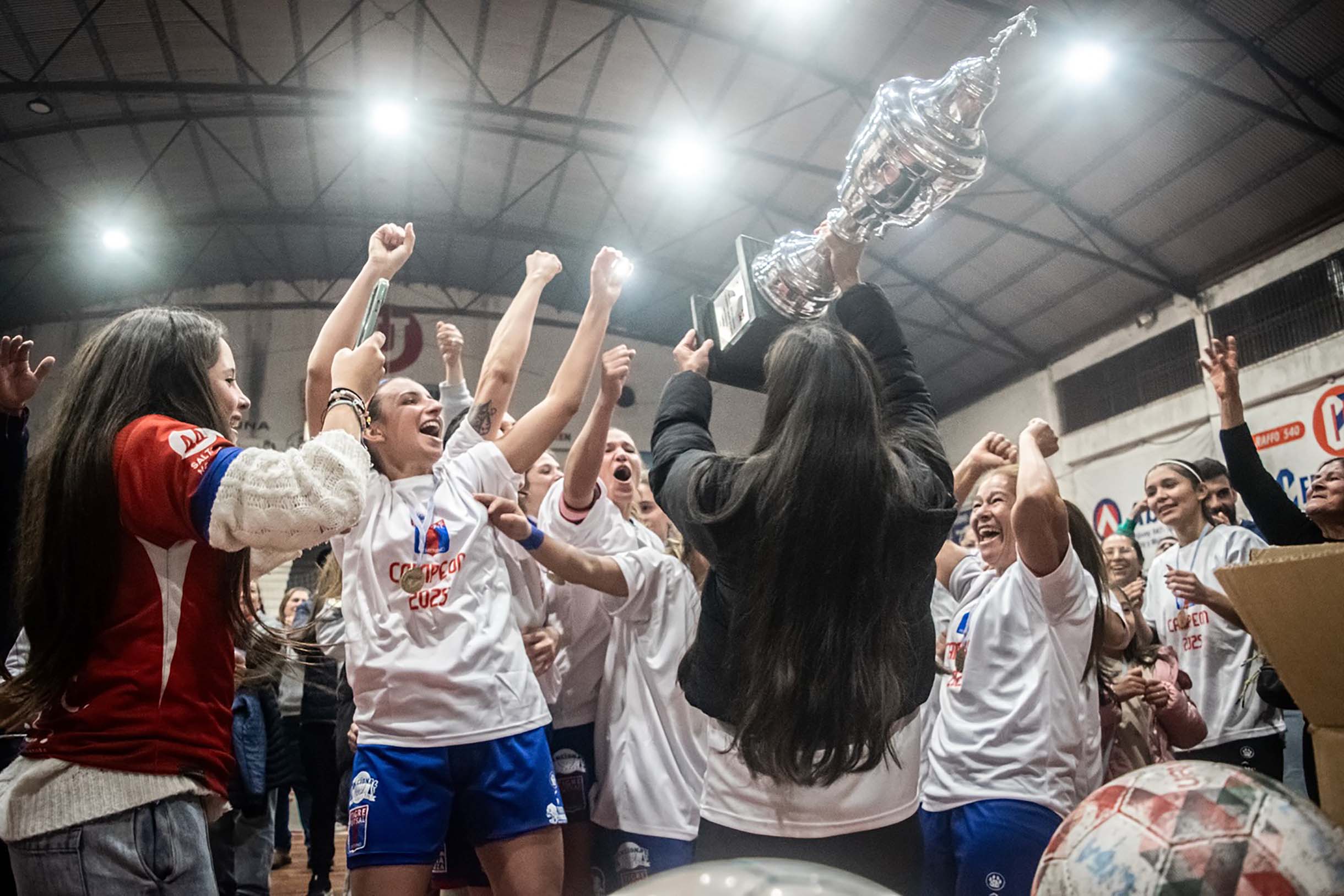 Las chicas de Tigre festejaron el título en la primera edición.