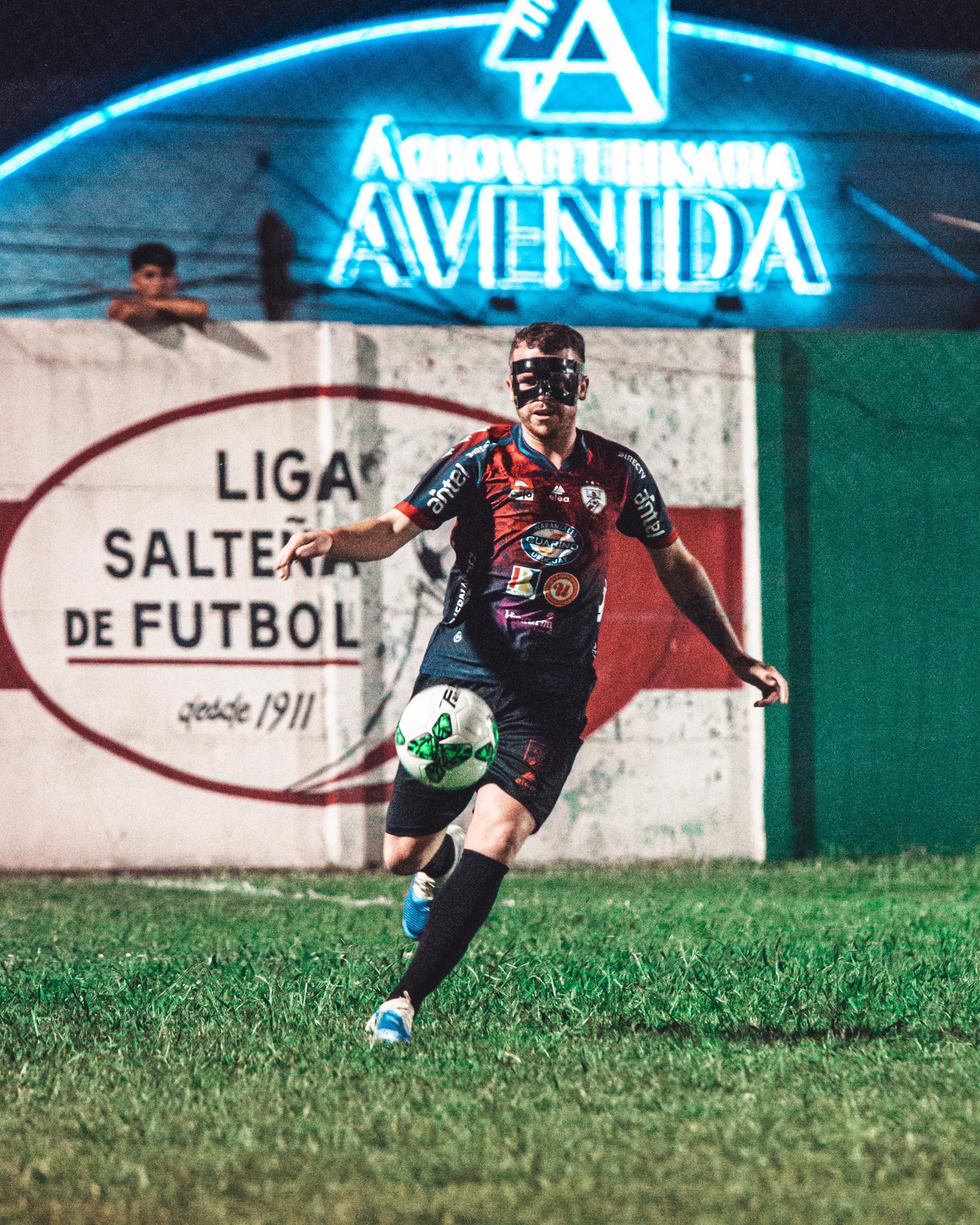 Amistoso Mayores : Salto goleó y mejoró su imagen