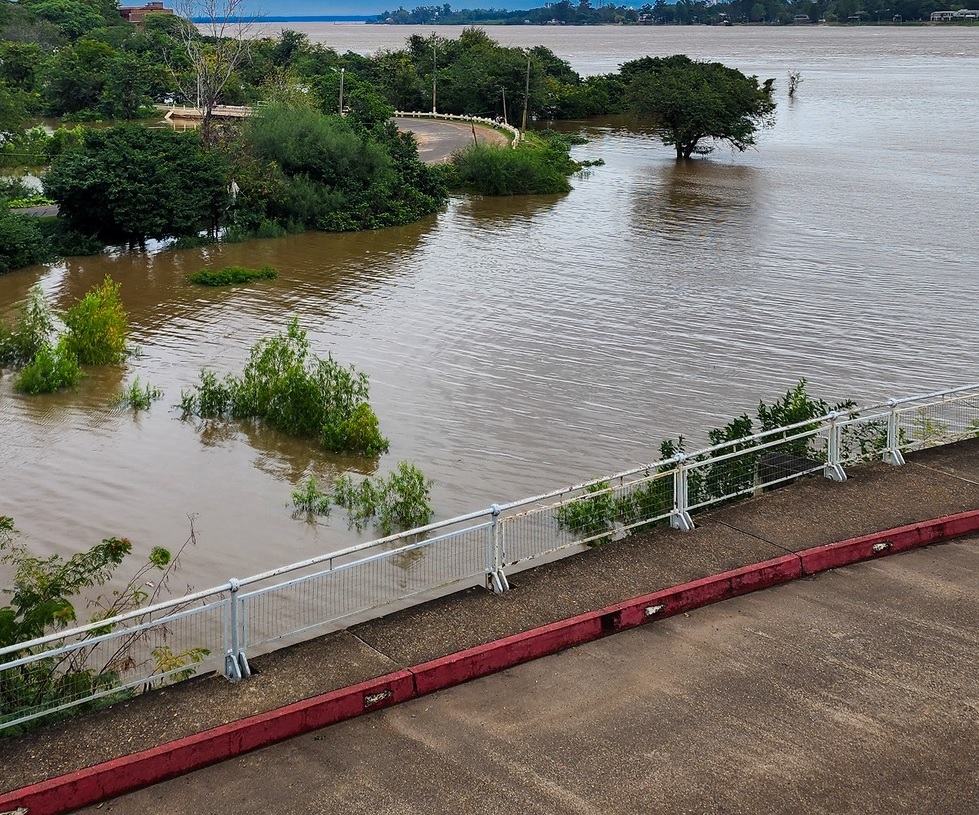 Aporte que llega al embalse se dispara y  río llegará a 4 metros