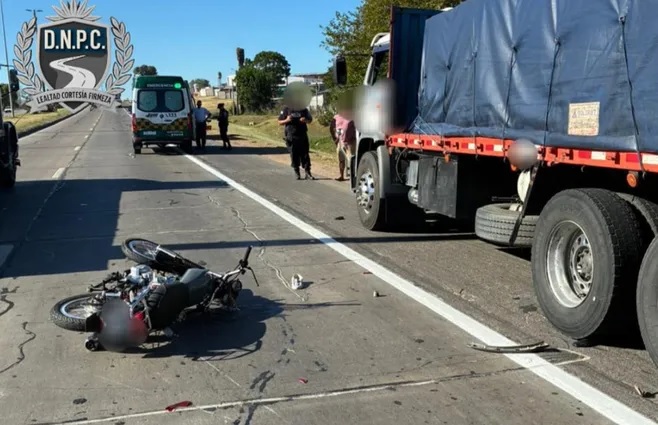 Motociclista herido grave choque  con otra moto que fugó del lugar