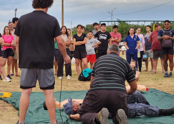 Se realizó en Salto taller de prevención de  ahogamiento con simulacro en costanera