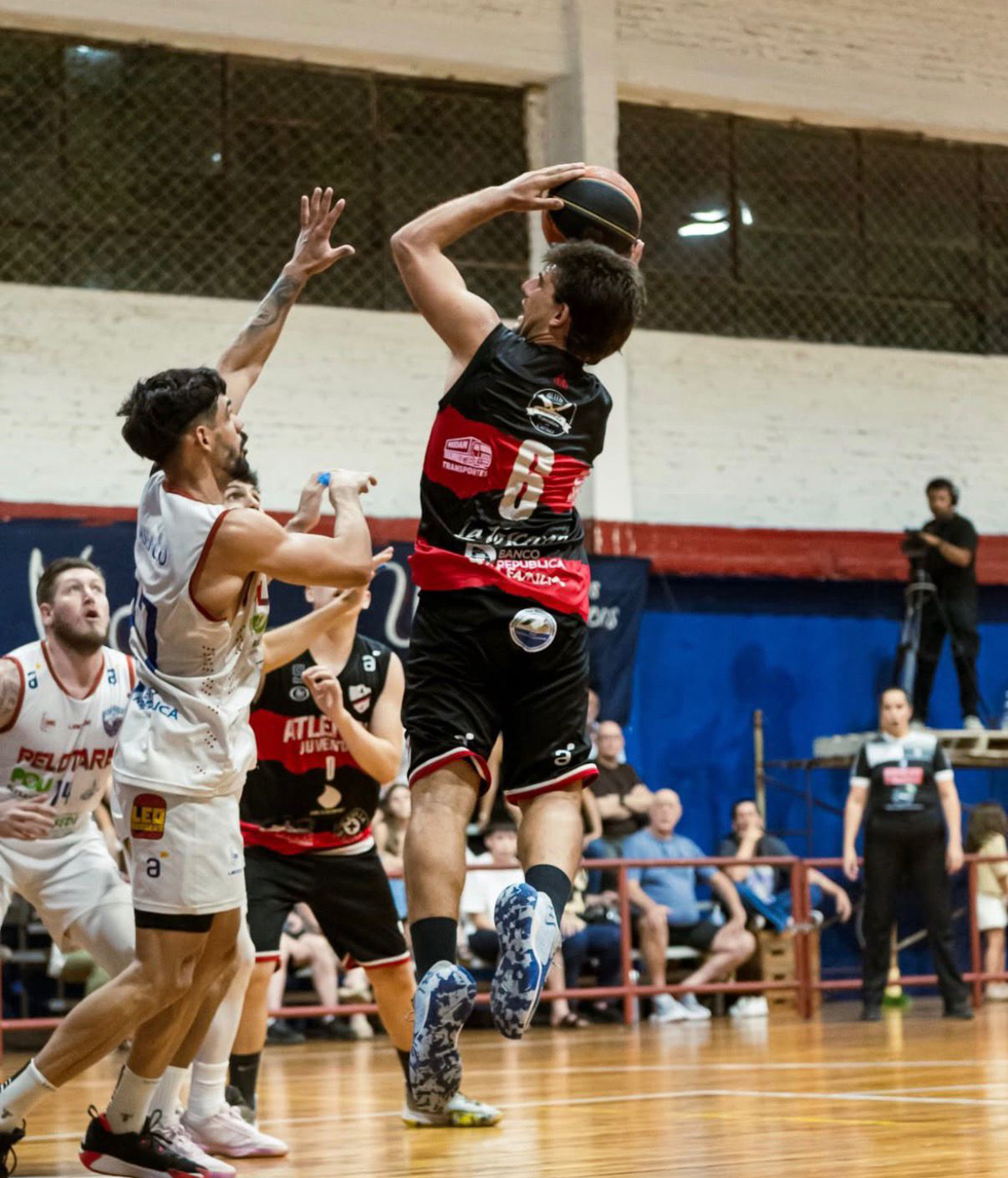 Juventus es local con la obligación de ganar