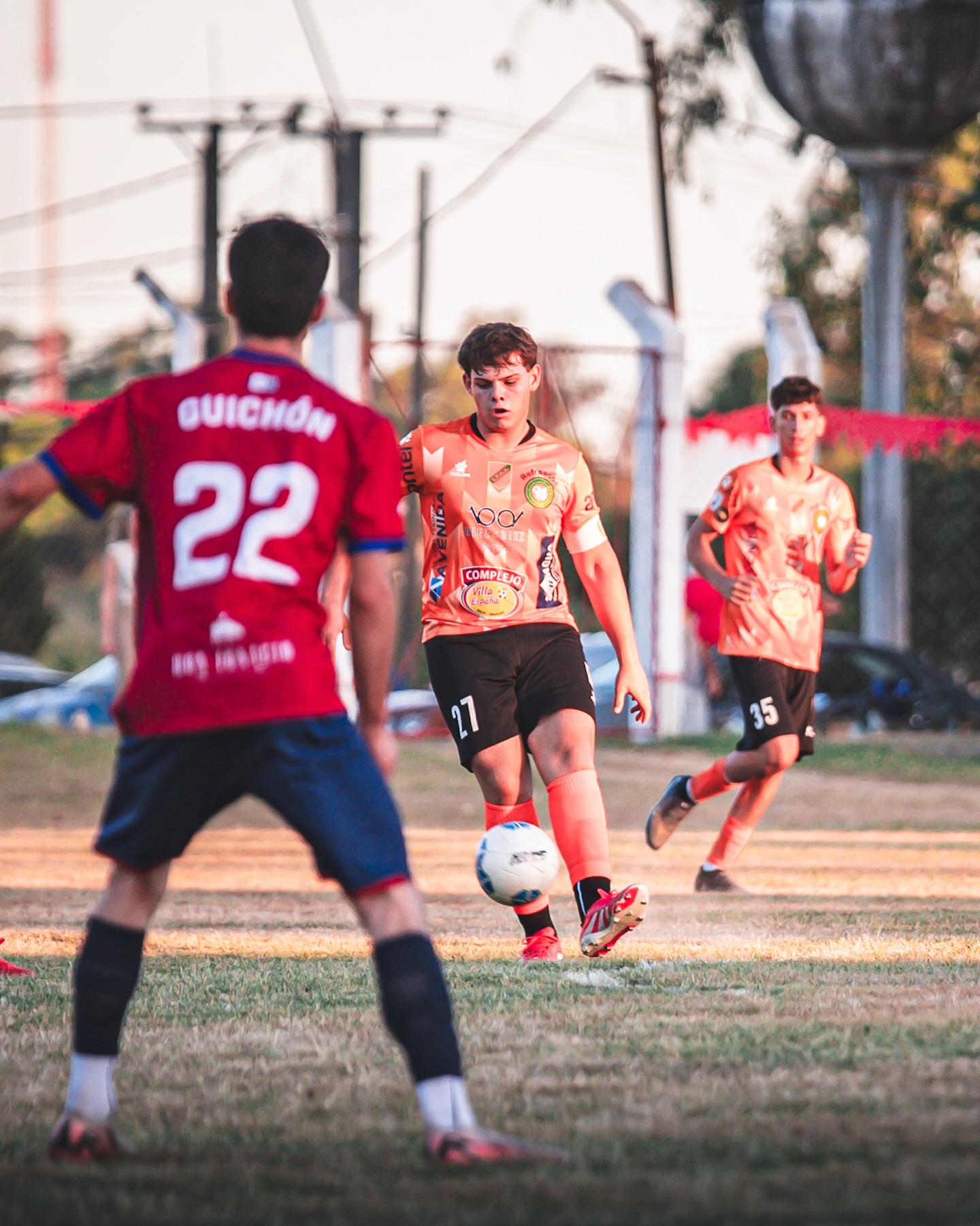 Juveniles podrían ser rivales de Young.