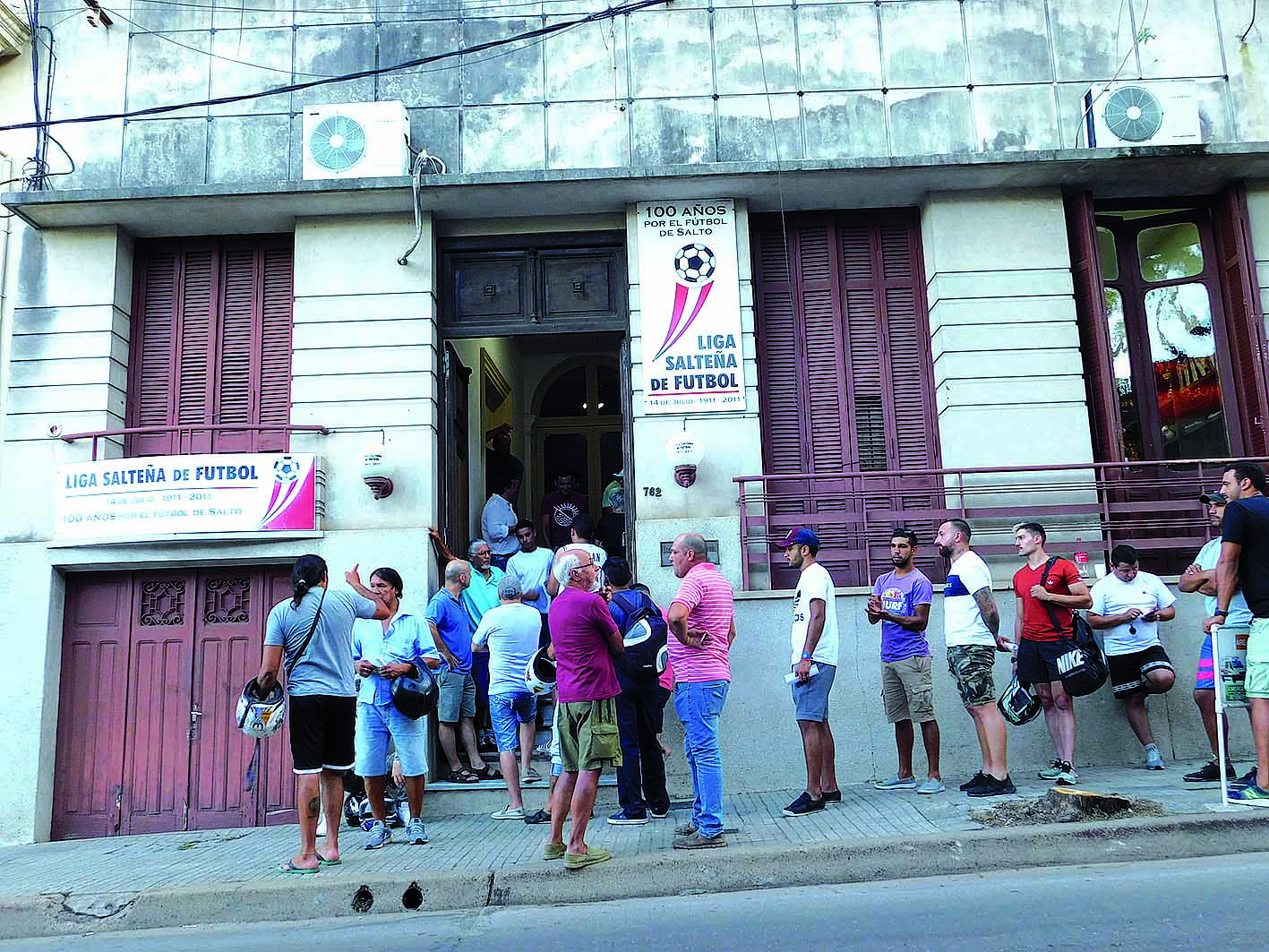 Cuarenta y tres pases en el octavo día