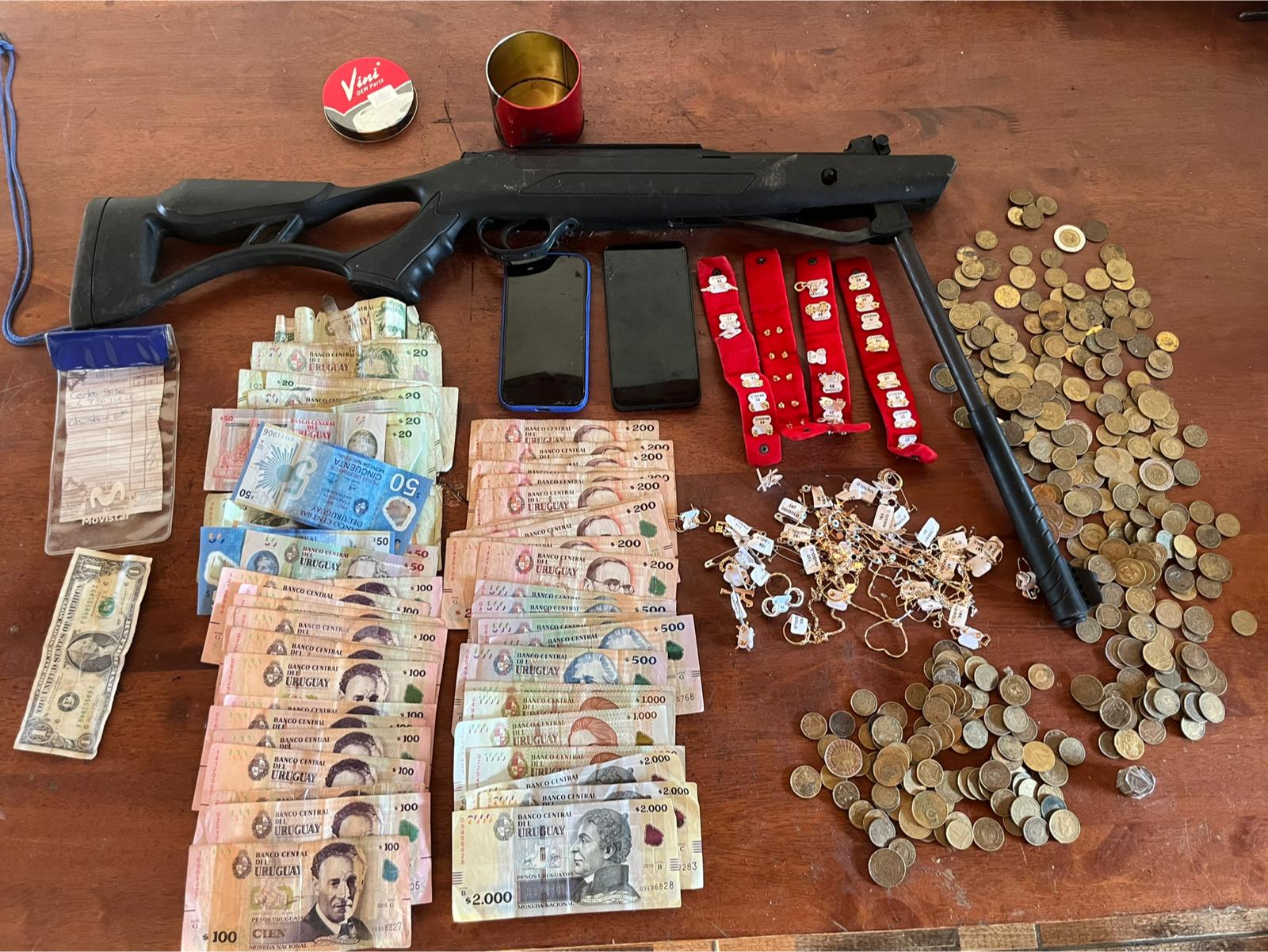 Amplio despliegue policial desarticula "bocas" en extremo este de la ciudad 