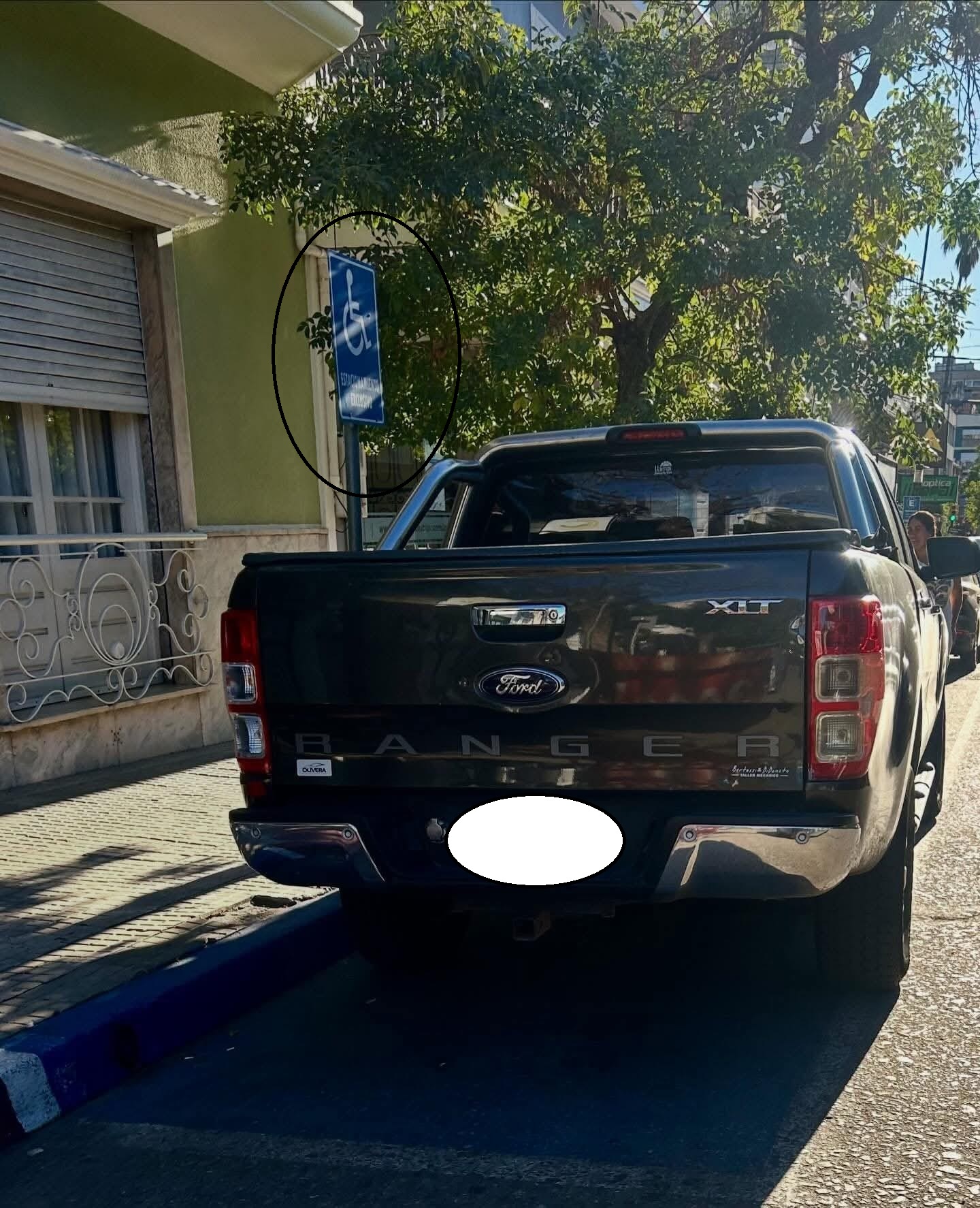 Latidos: Mal estacionado,  buena limpieza y más...
