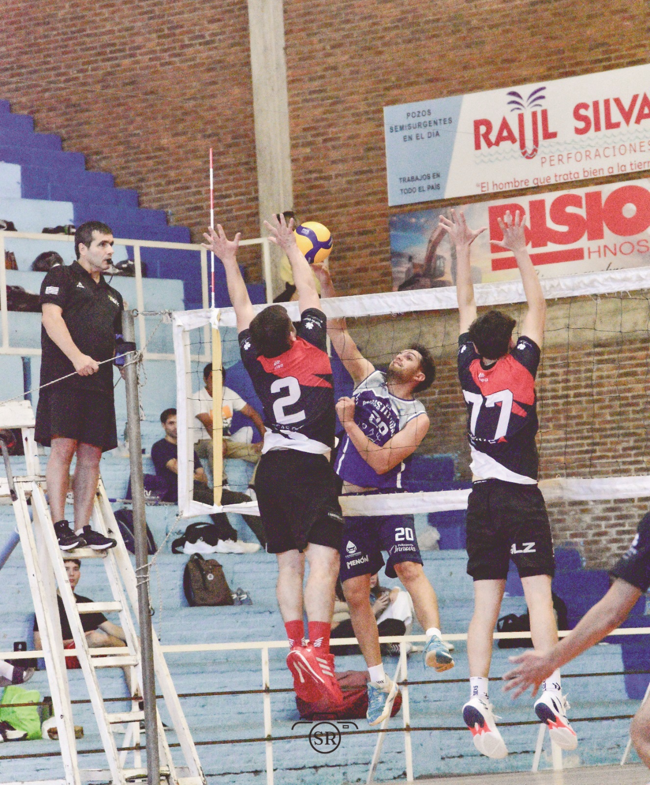 Instancias de juego entre Constitución y AVS "A"