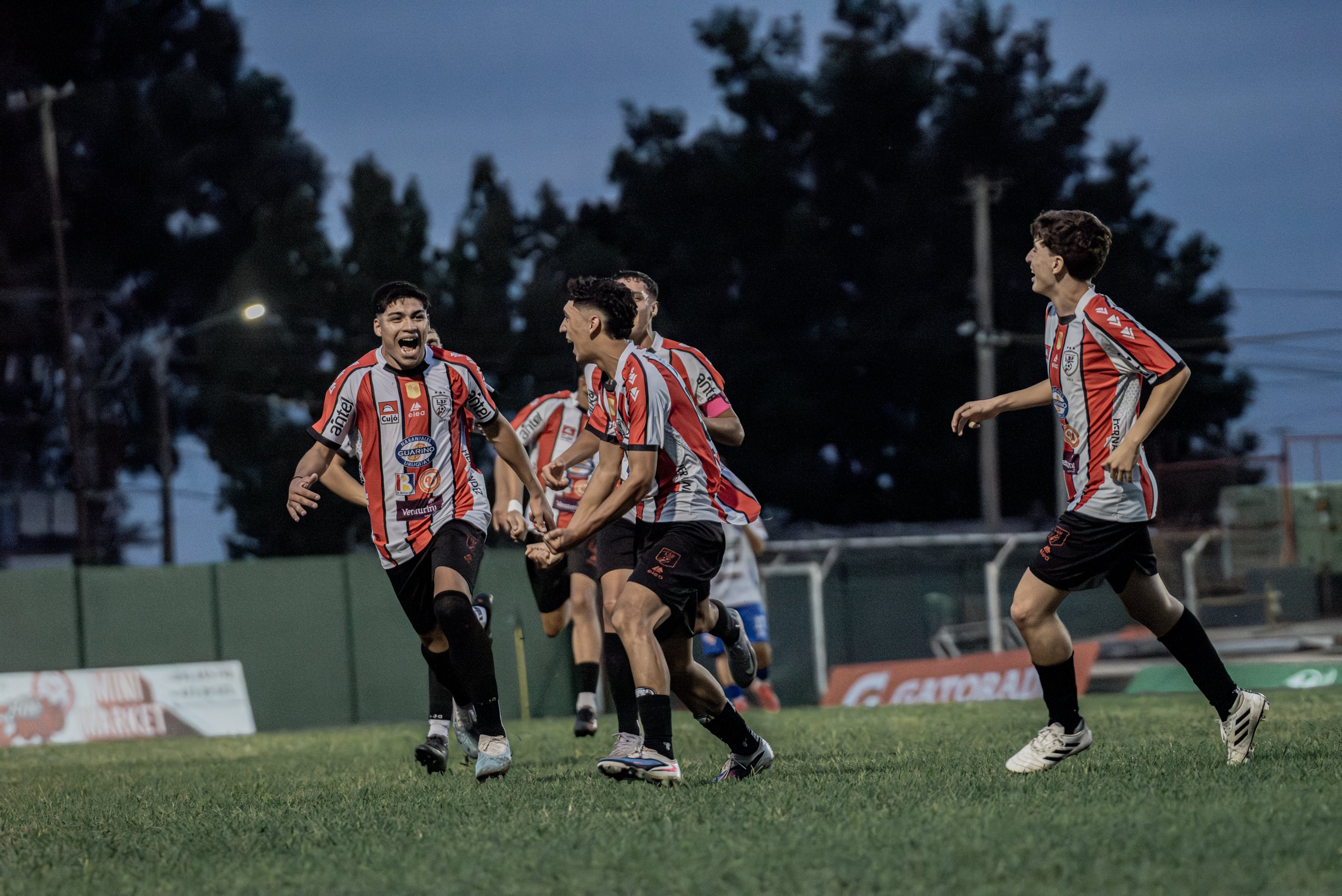 Golazo de Mateo Díaz para un 2-0 más acorde al trámite.