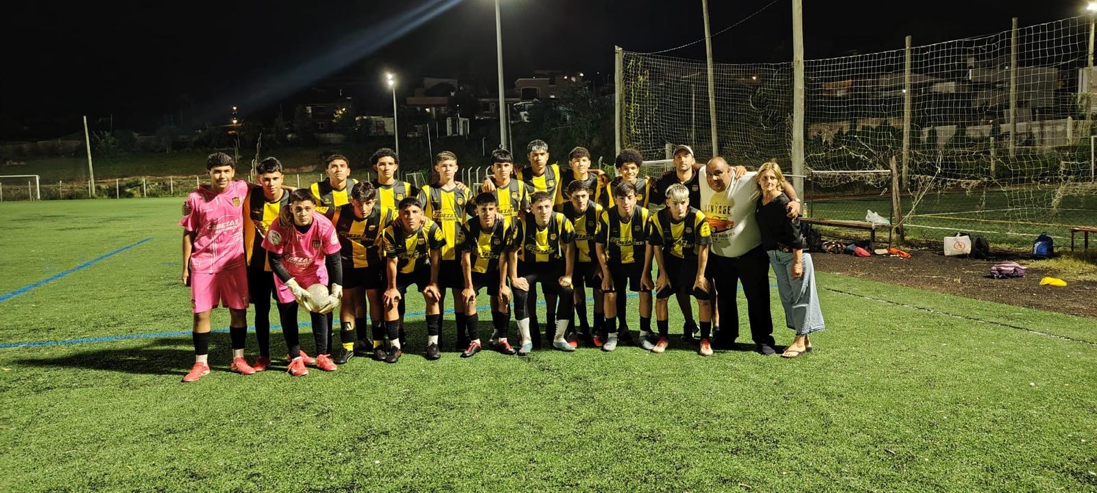 El equipo categoría sub 18 de Peñarol, dirigido por Alfredo Javier Viera.
